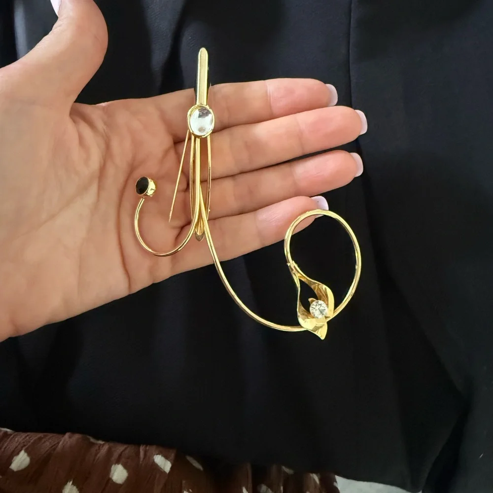 Gold-Tone Floral Oversized Vintage Brooch- Women Jewelry